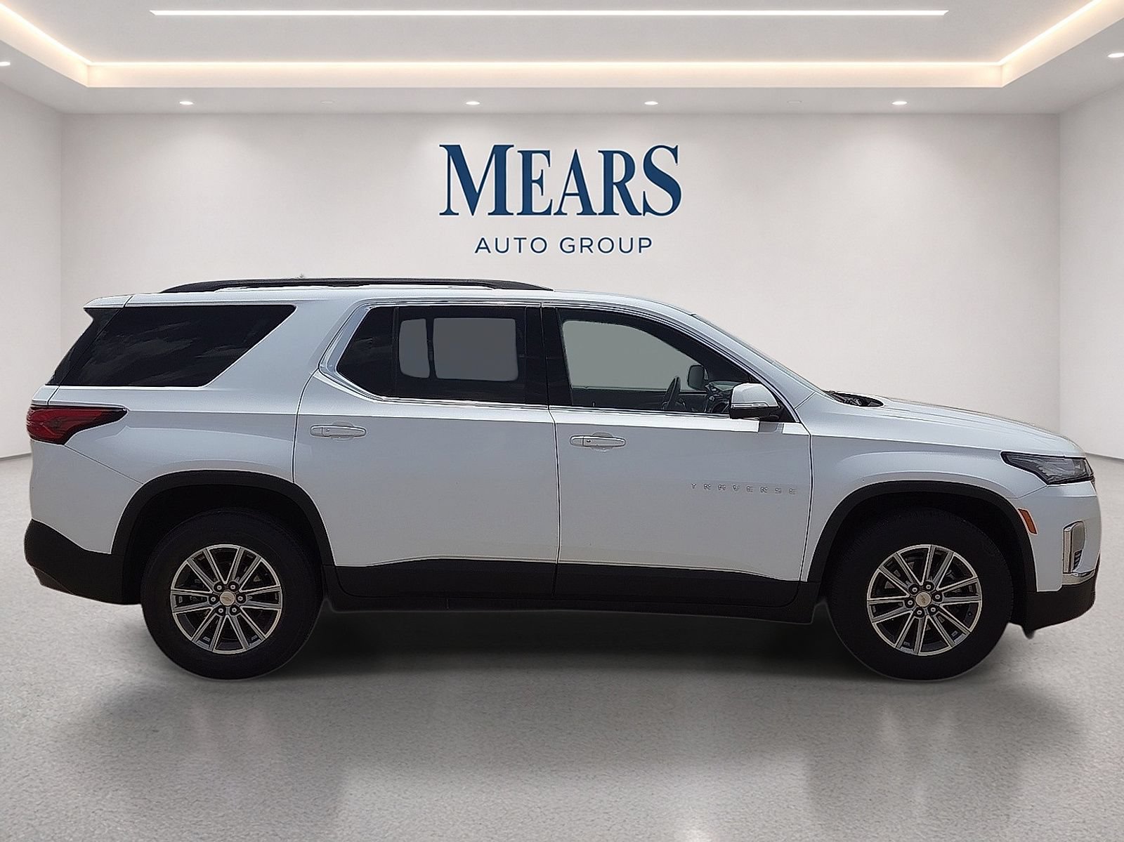 Used 2023 Chevrolet Traverse LT AWD/4WD image 6