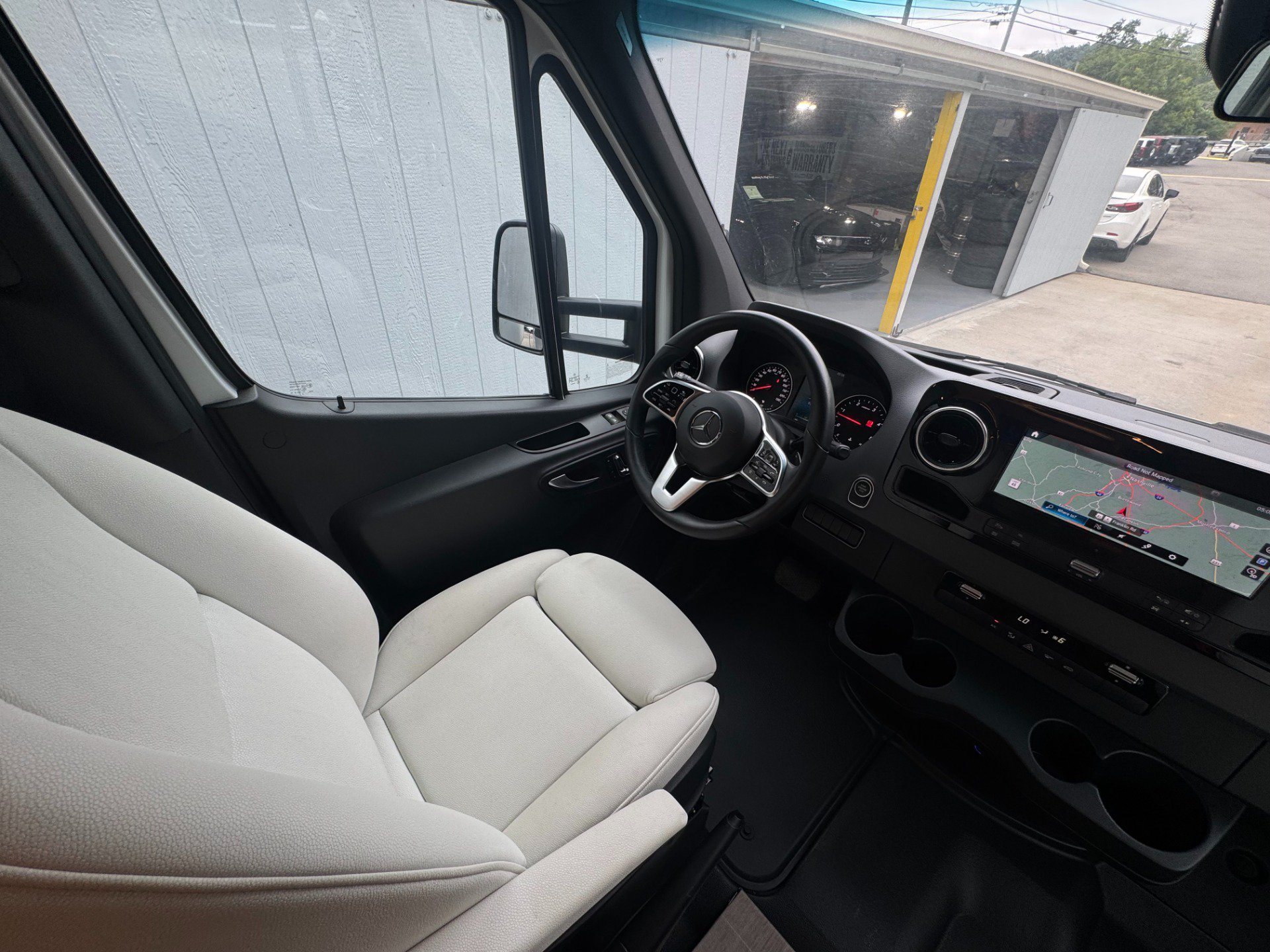Used 2020 Mercedes-Benz Sprinter 3500 image 93