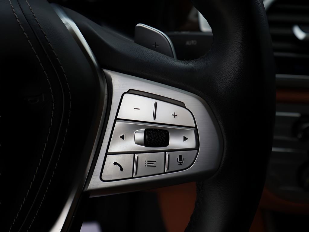 Used 2021 BMW 740i xDrive w/ Premium Package image 35