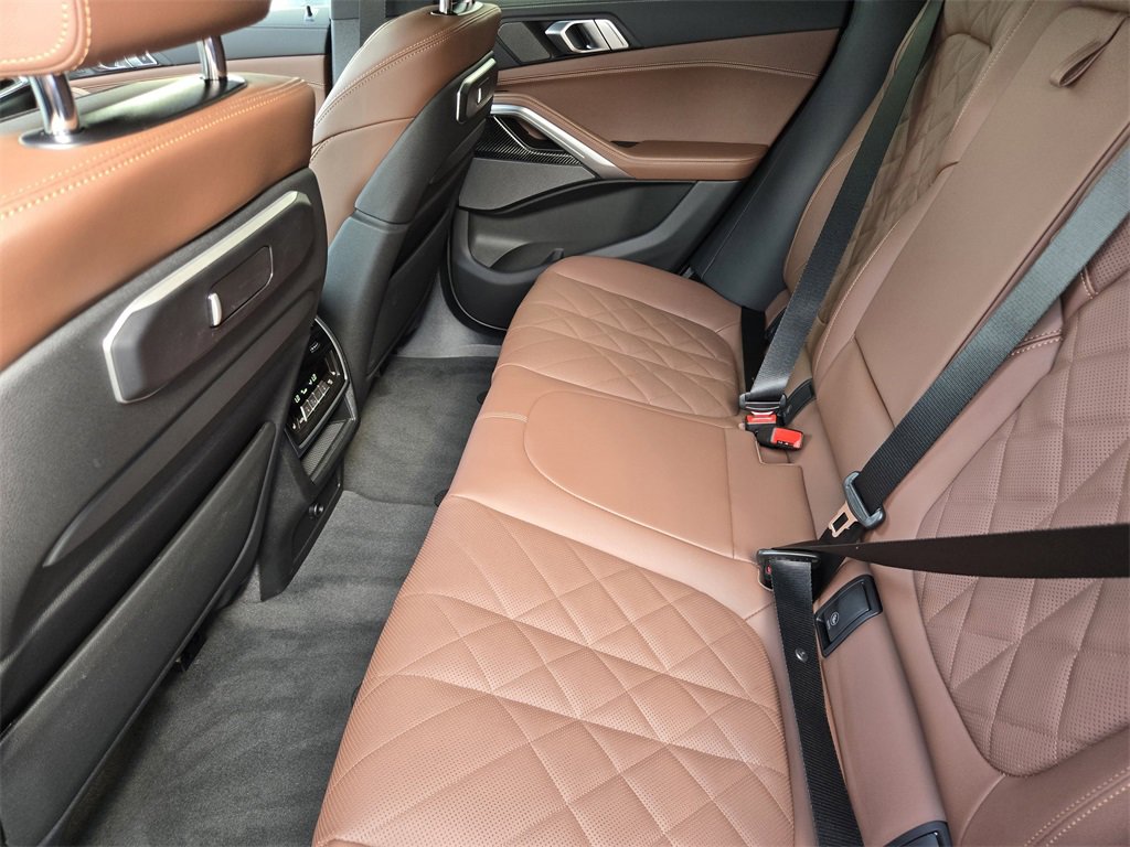 New 2026 BMW X6 M60i w/ Executive Package image 30