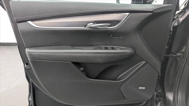 Used 2024 Cadillac XT6 Luxury w/ LPO, Floor Liner Package AWD/4WD image 13