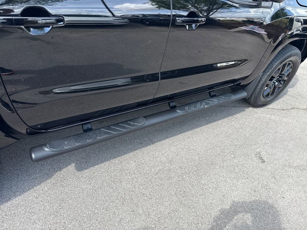 Certified 2023 Nissan Frontier SV w/ Midnight Edition Package image 40