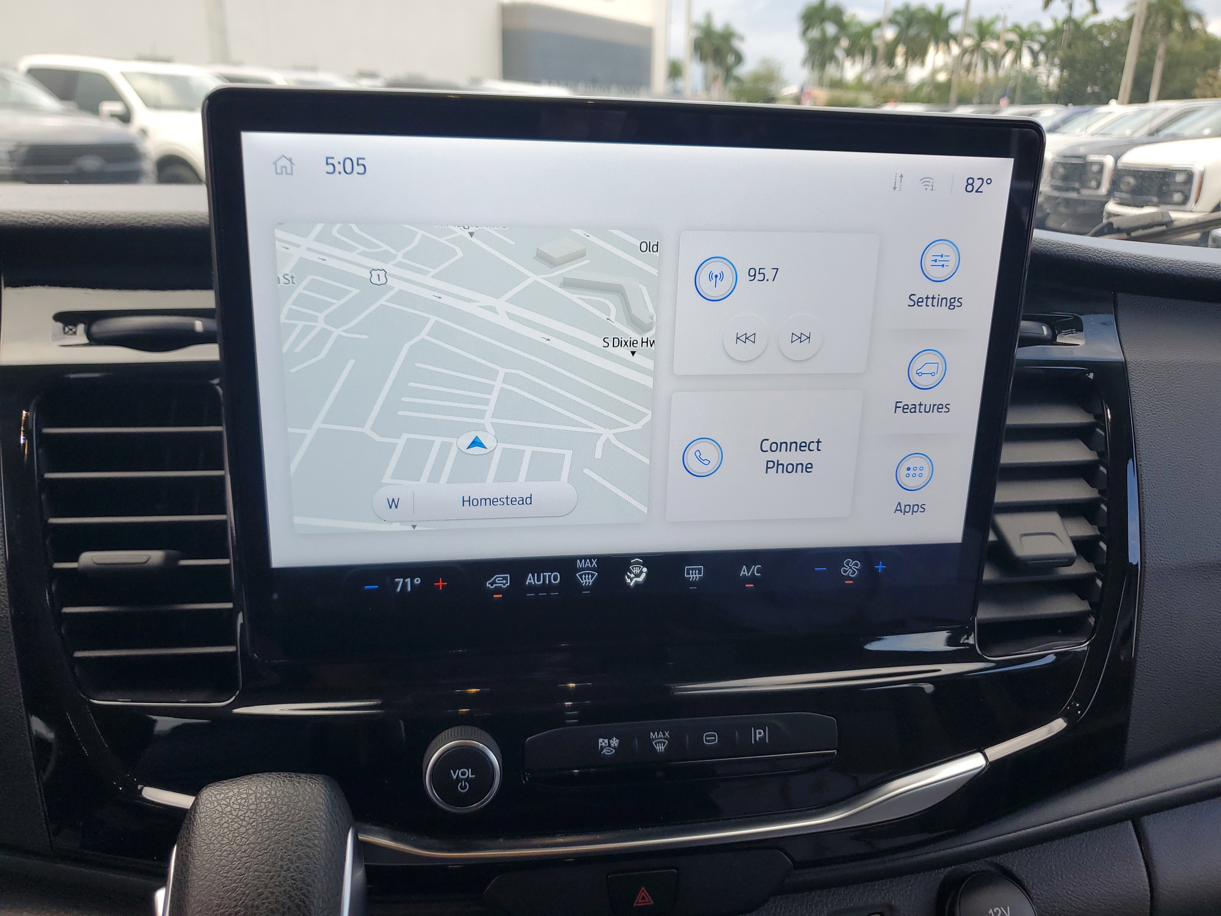 Used 2024 Ford Transit 350 XLT image 10