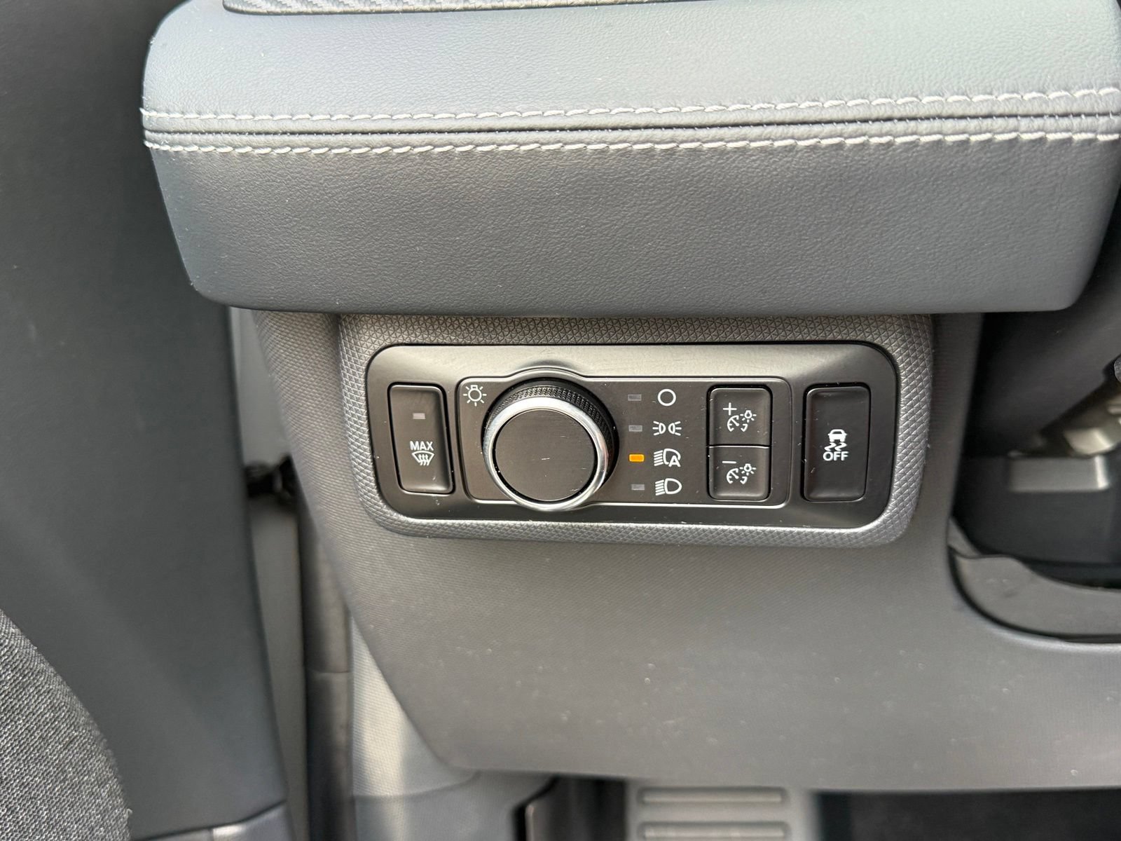 Used 2023 Ford Mustang Mach-E Premium AWD/4WD image 32
