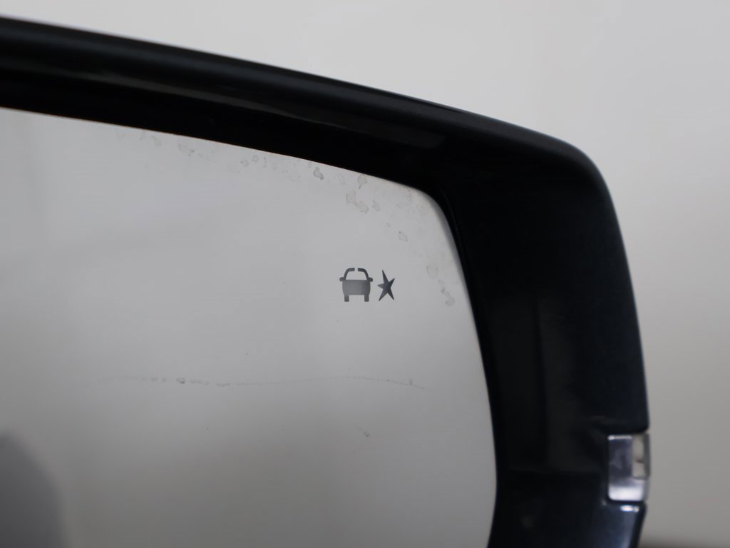 Used 2018 Cadillac XTS Luxury w/ Driver Awareness Package image 40