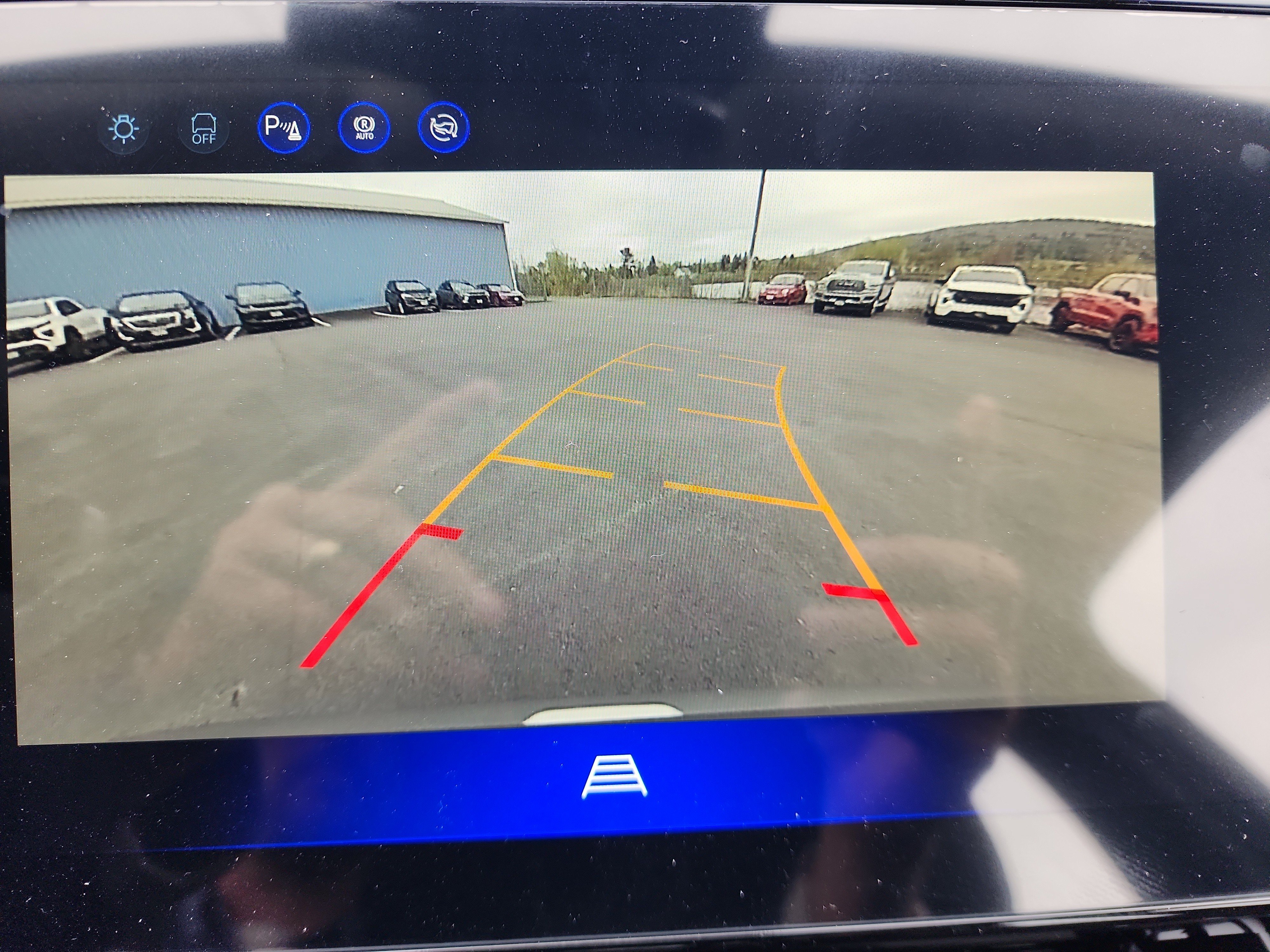 New 2027 Chevrolet Bolt LT w/ Comfort Package FWD image 17