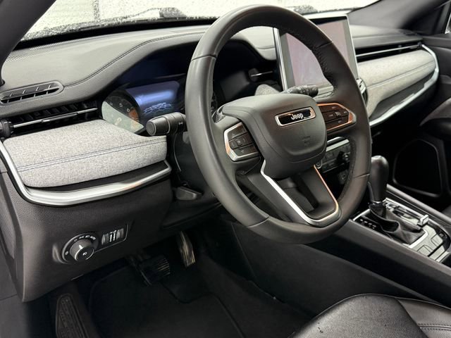 Used 2024 Jeep Compass Latitude image 8