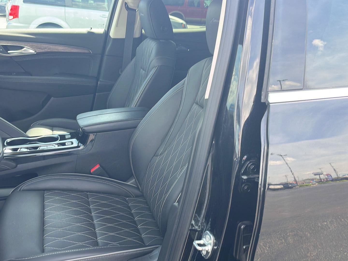 Used 2023 Buick Envision Avenir AWD/4WD image 20