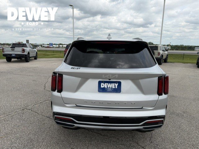 Used 2022 Kia Sorento EX w/ Panoramic Sunroof Package FWD image 7