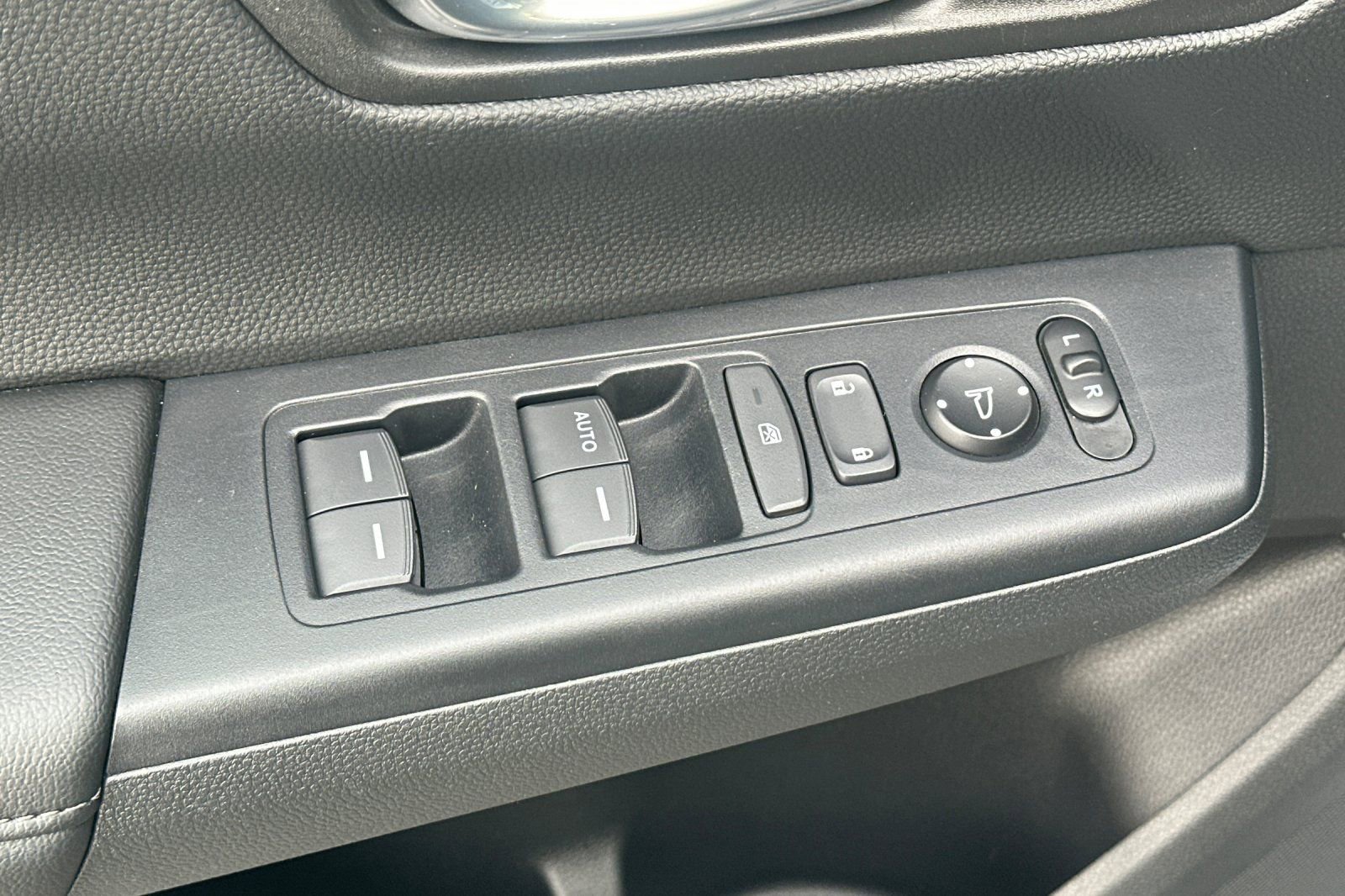 Used 2026 Honda CR-V LX image 11