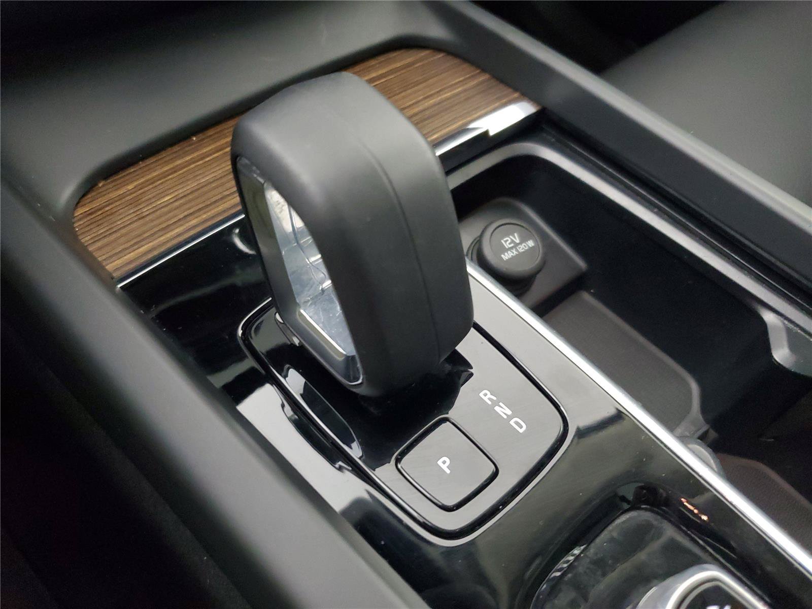 Certified 2023 Volvo XC60 B5 Plus w/ Protection Package Premier FWD image 32