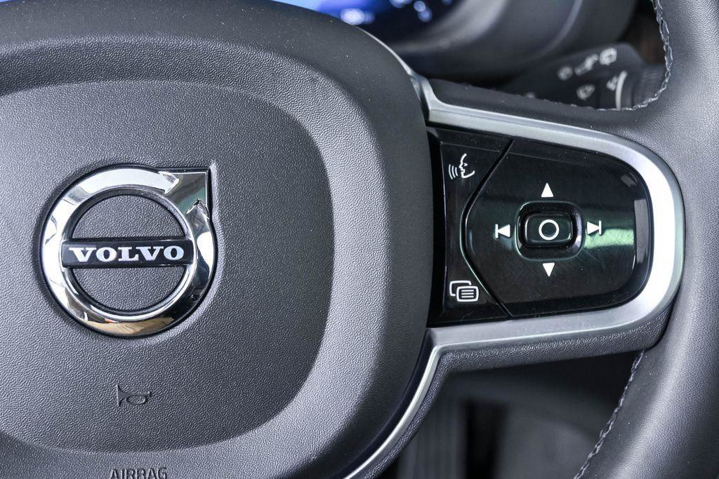 Certified 2023 Volvo XC60 B5 Ultimate w/ Climate Package FWD image 13