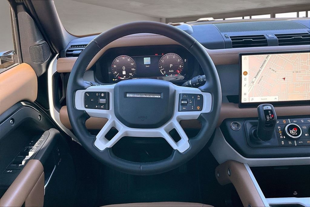 Used 2025 Land Rover Defender 110 X-Dynamic SE image 5