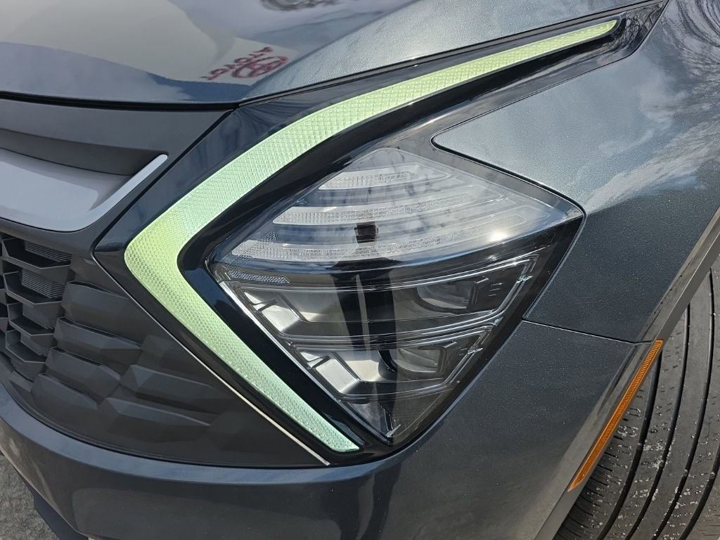 Used 2024 Kia Sportage LX image 12