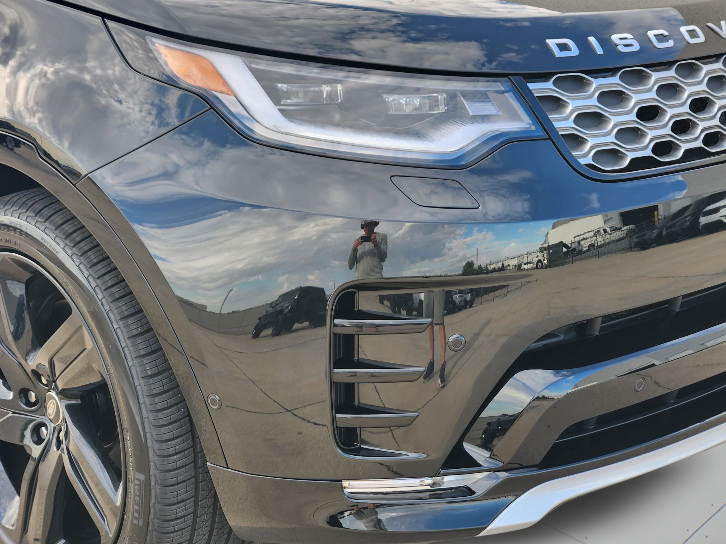 New 2026 Land Rover Discovery Limited Edition AWD/4WD image 32