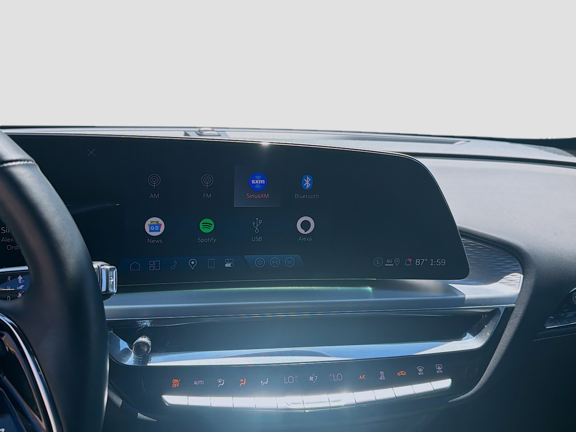 Used 2024 Cadillac Lyriq Luxury image 12