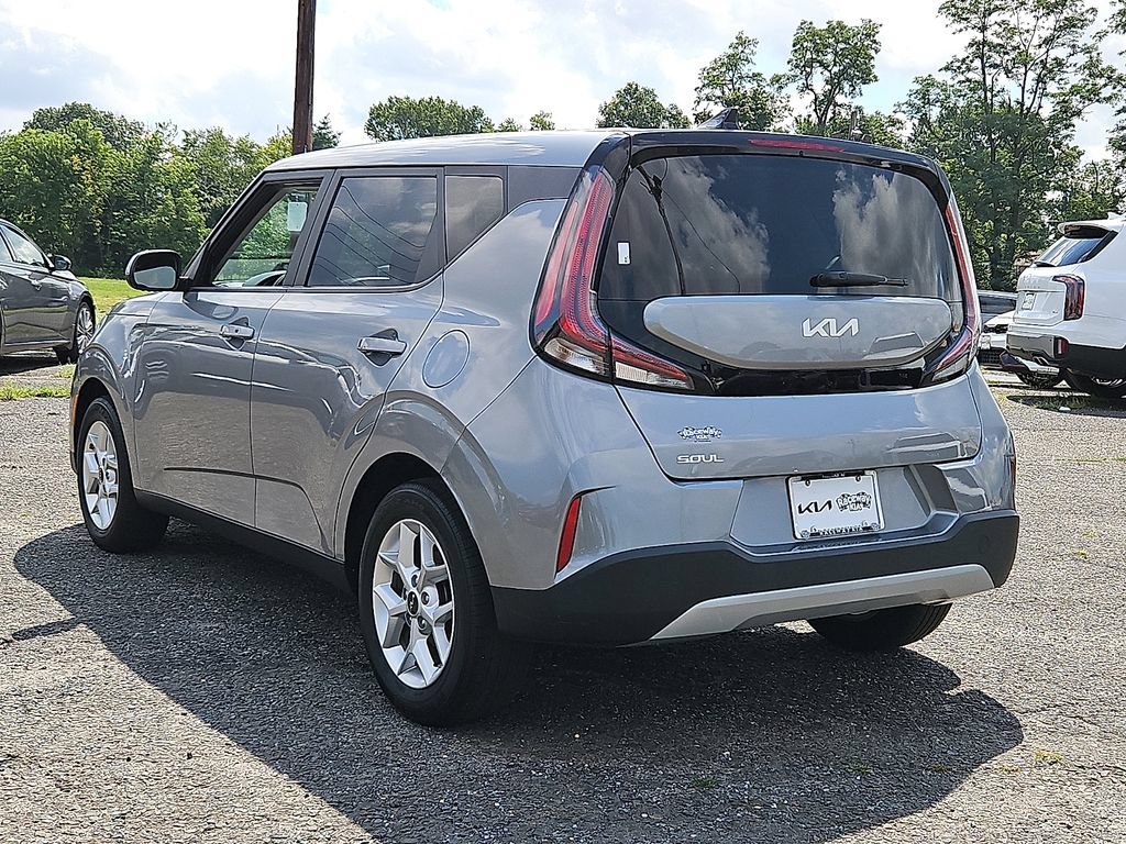Used 2023 Kia Soul S FWD image 5