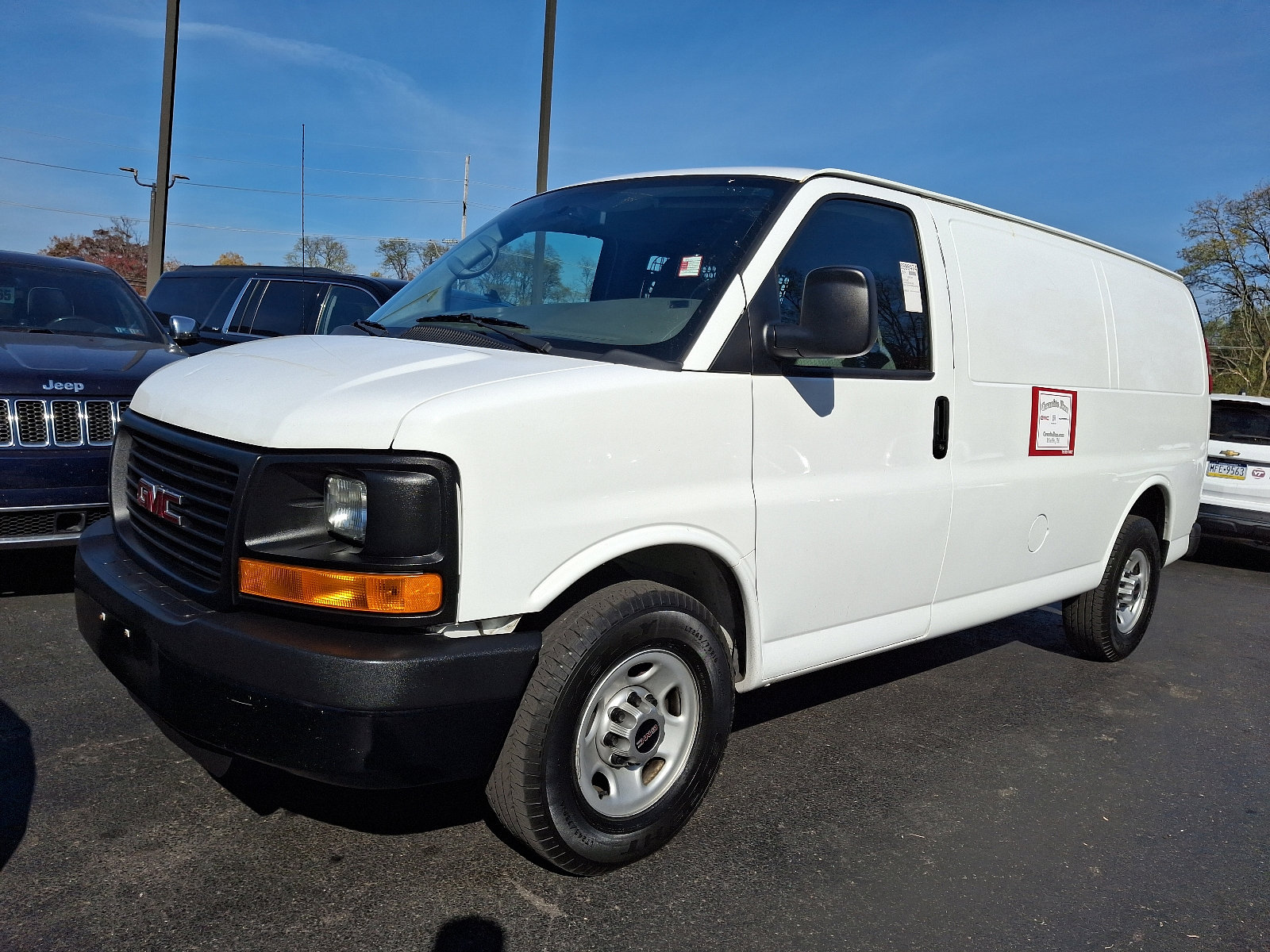 Used 2015 GMC Savana 2500 RWD image 2