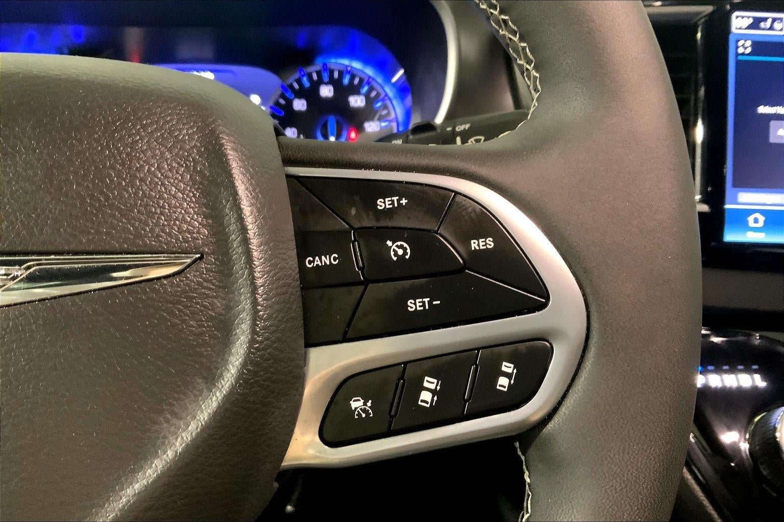 Used 2026 Chrysler Pacifica Select FWD image 19