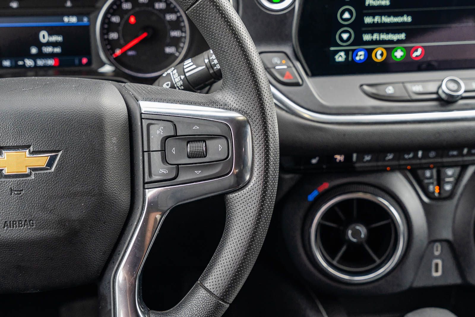 Used 2025 Chevrolet Blazer LT image 25