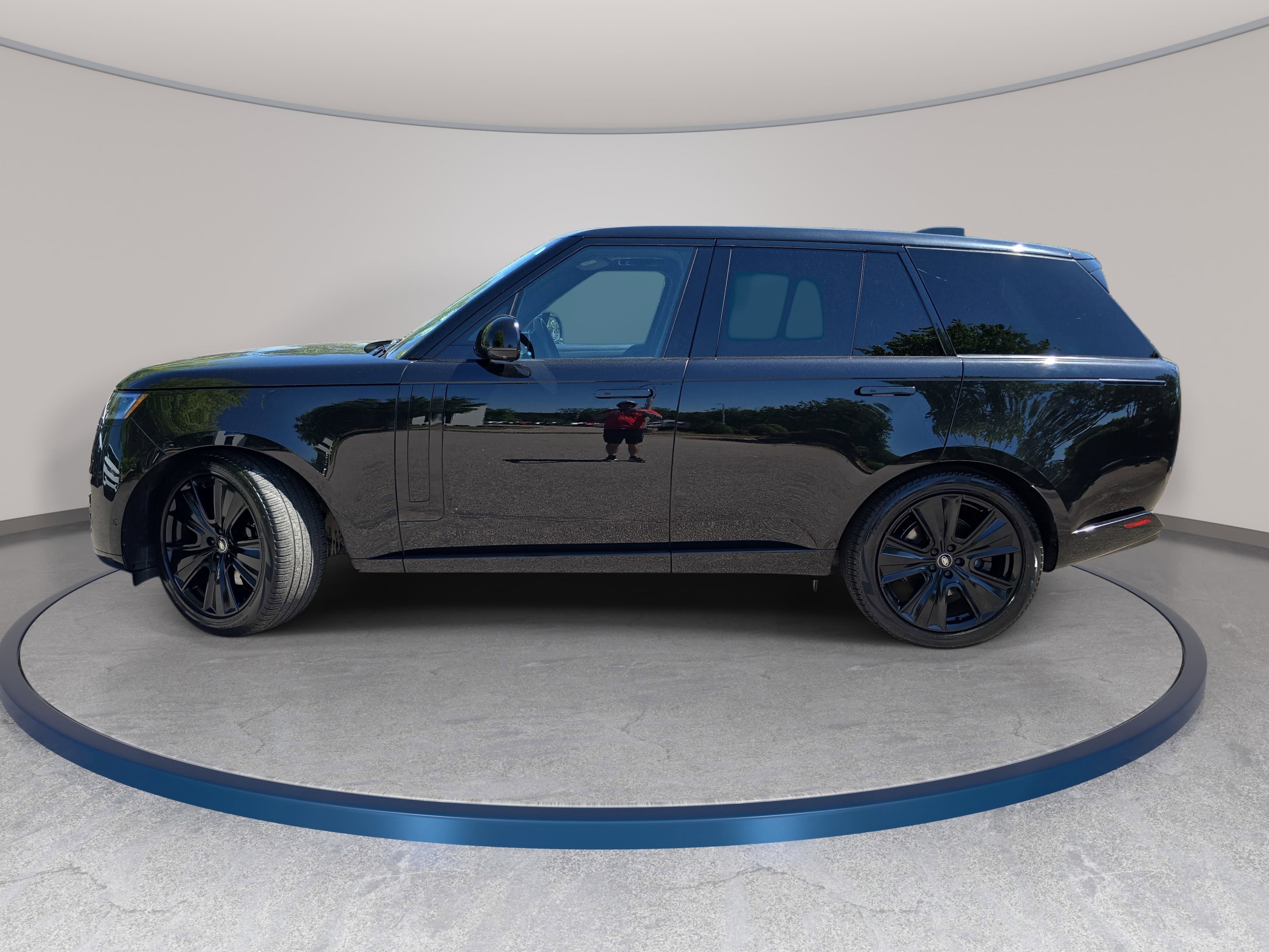 Certified 2024 Land Rover Range Rover SE AWD/4WD image 8