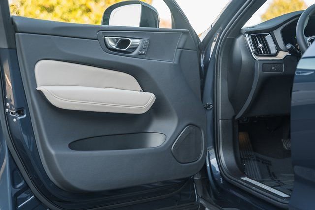 New 2026 Volvo XC60 B5 Plus w/ Climate Package image 39