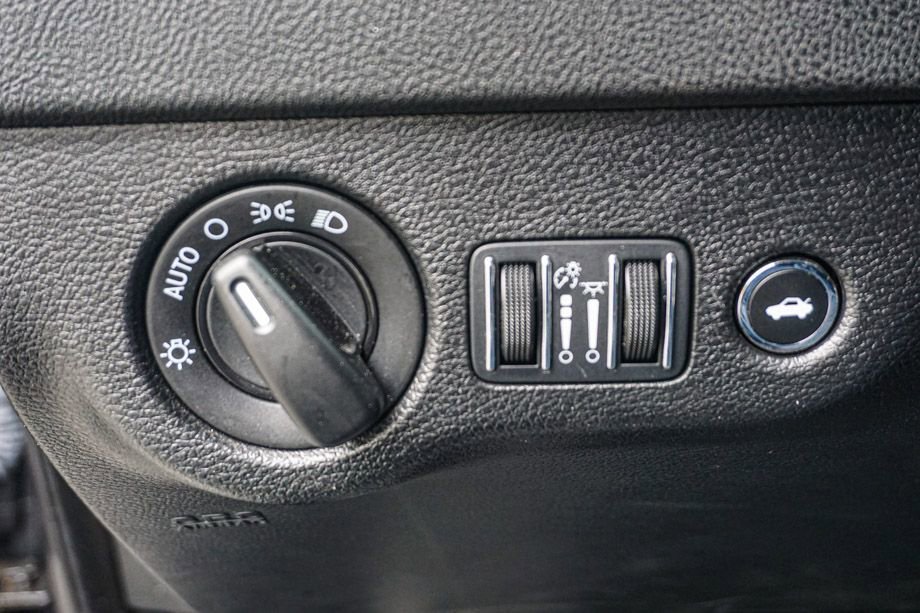 Used 2023 Dodge Charger SXT image 39