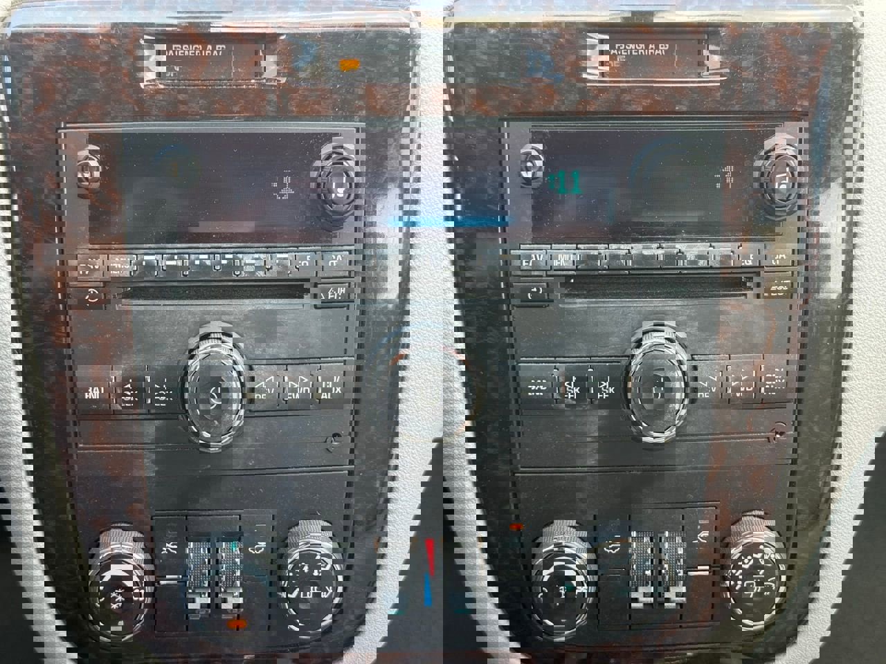 Used 2015 Chevrolet Impala LT w/ LT Sunroof Package image 9