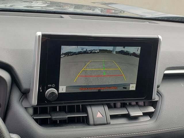 Used 2025 Toyota RAV4 XLE AWD/4WD image 24