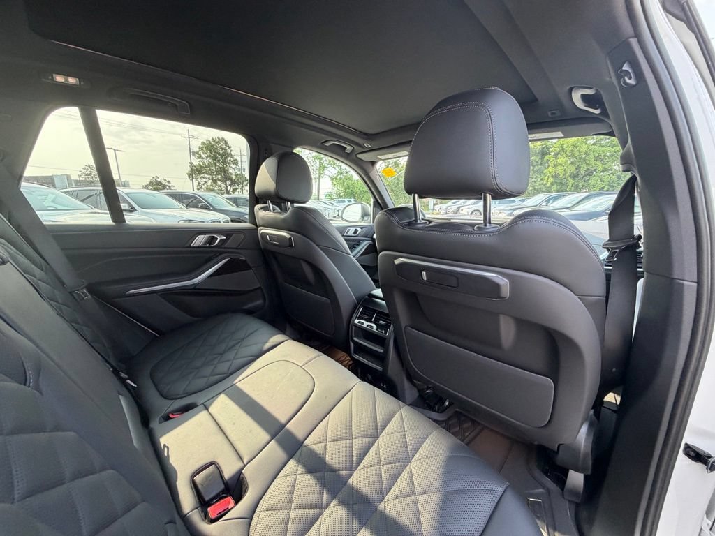Certified 2024 BMW X5 xDrive40i w/ Premium Package AWD/4WD image 24