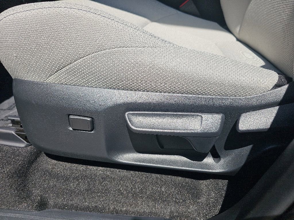 Used 2025 Toyota 4Runner SR5 AWD/4WD image 31