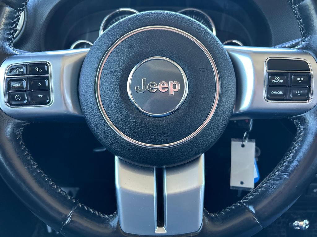 Used 2016 Jeep Wrangler Unlimited Rubicon AWD/4WD image 17