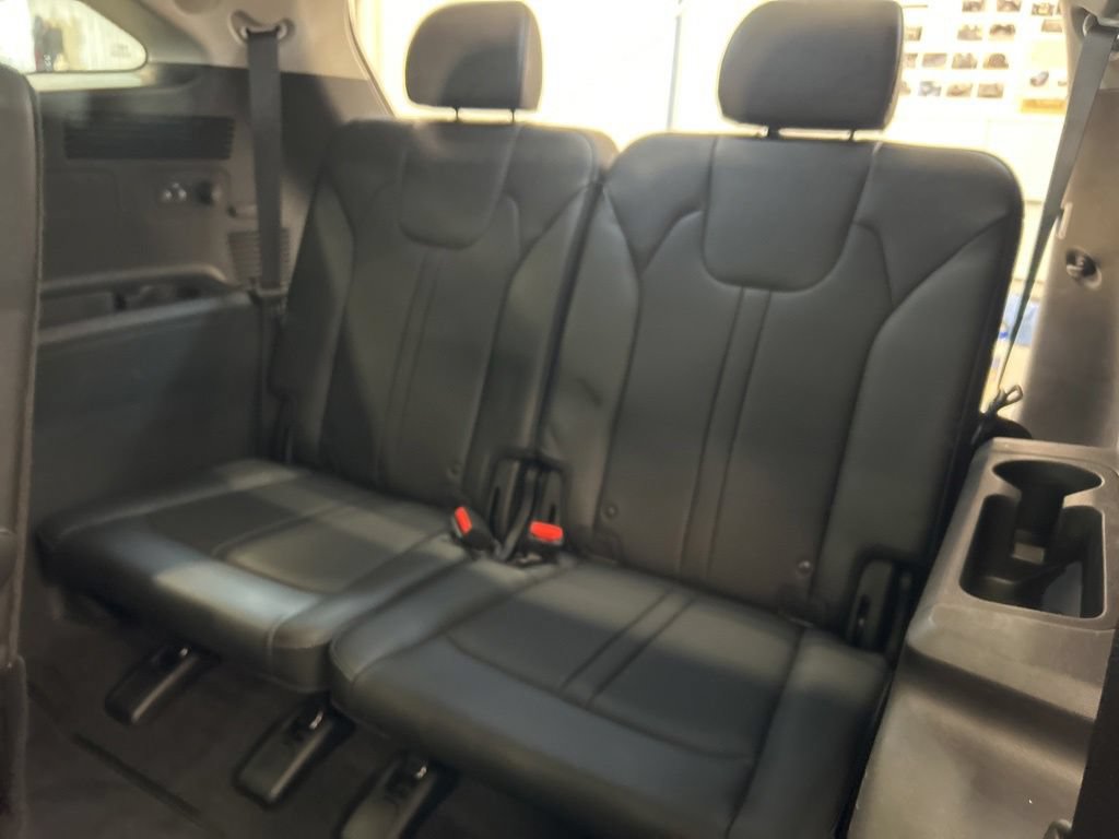 Used 2023 Kia Sorento SX AWD/4WD image 19