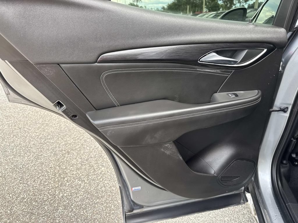 Used 2023 Buick Envision Essence FWD image 12