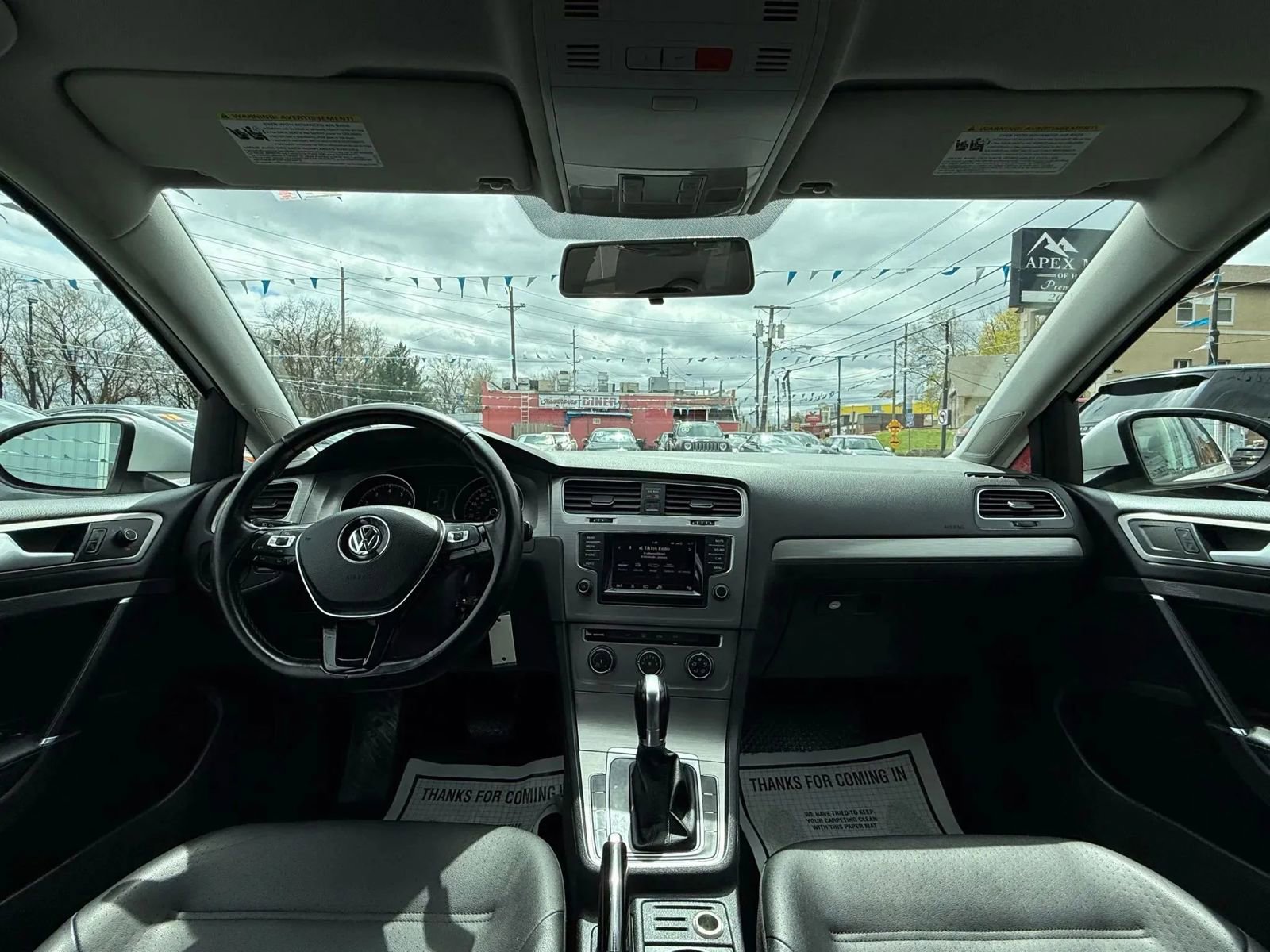 Used 2015 Volkswagen Golf S image 43