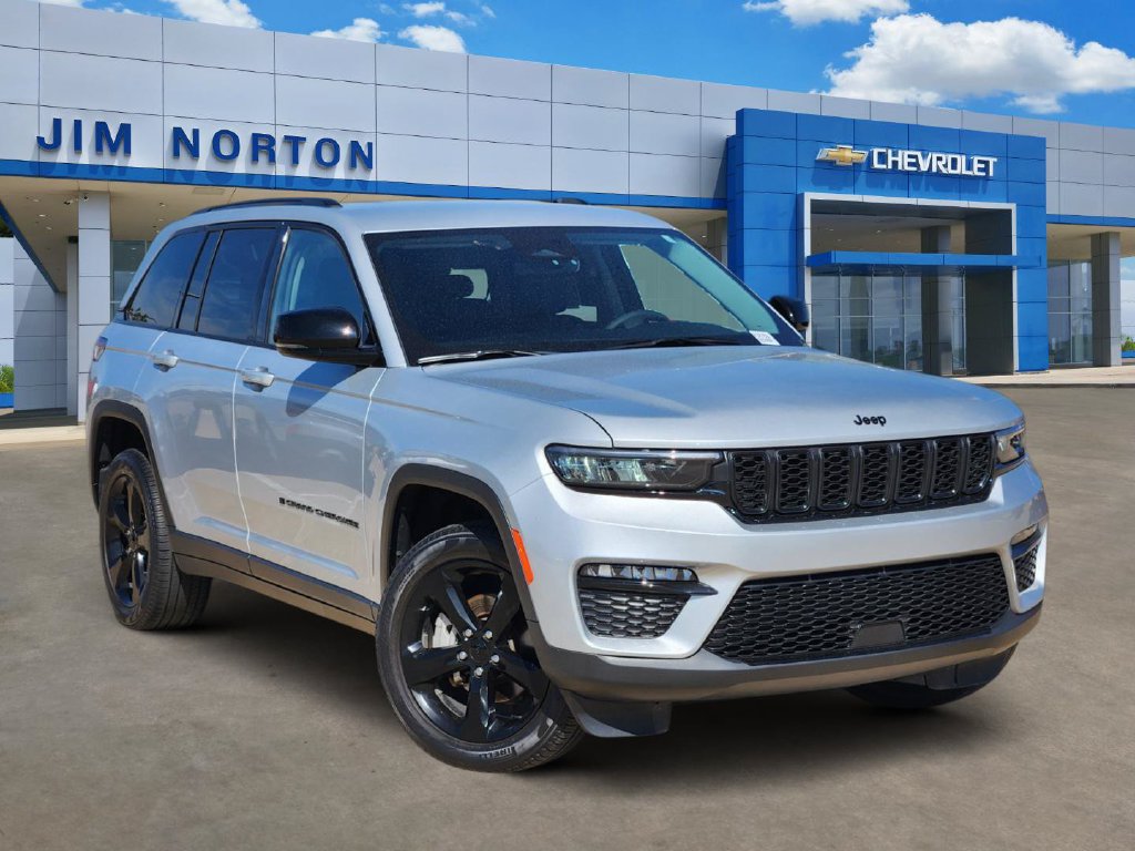 Used 2023 Jeep Grand Cherokee Limited w/ Black Appearance Package
