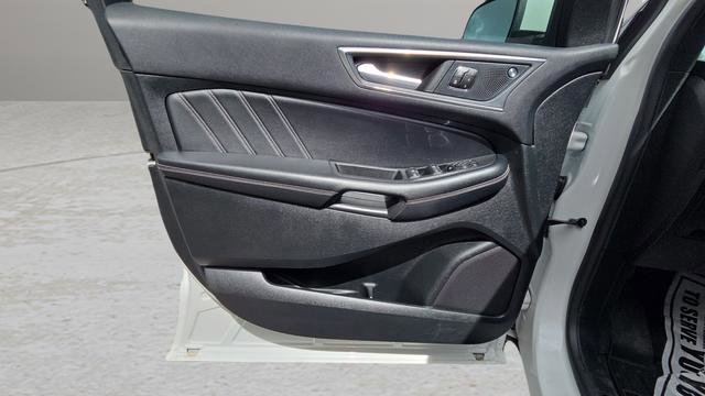 Used 2023 Ford Edge ST image 28