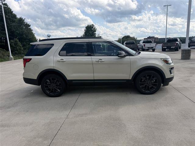 Certified 2018 Ford Explorer XLT w/ Equipment Group 202A AWD/4WD image 4