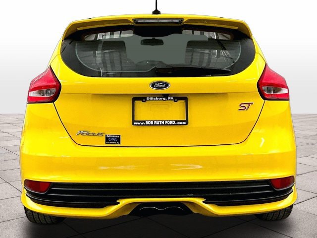 Used 2018 Ford Focus ST w/ Equipment Group 402A FWD image 4