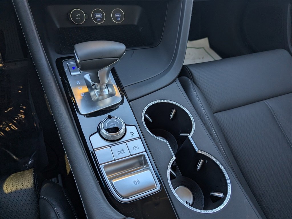 Used 2025 Genesis G70 2.5T image 27