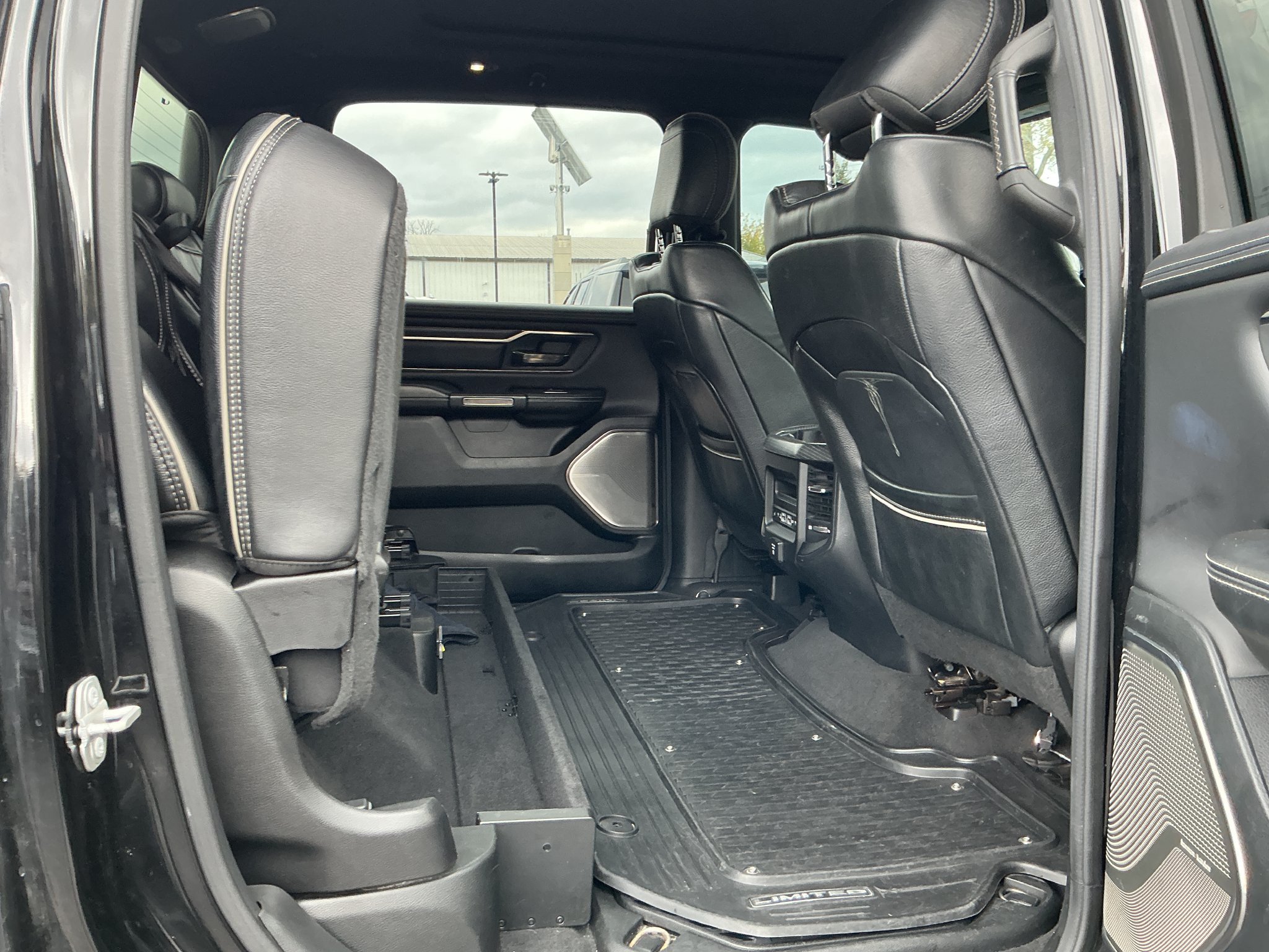Used 2019 RAM 1500 Limited AWD/4WD image 6