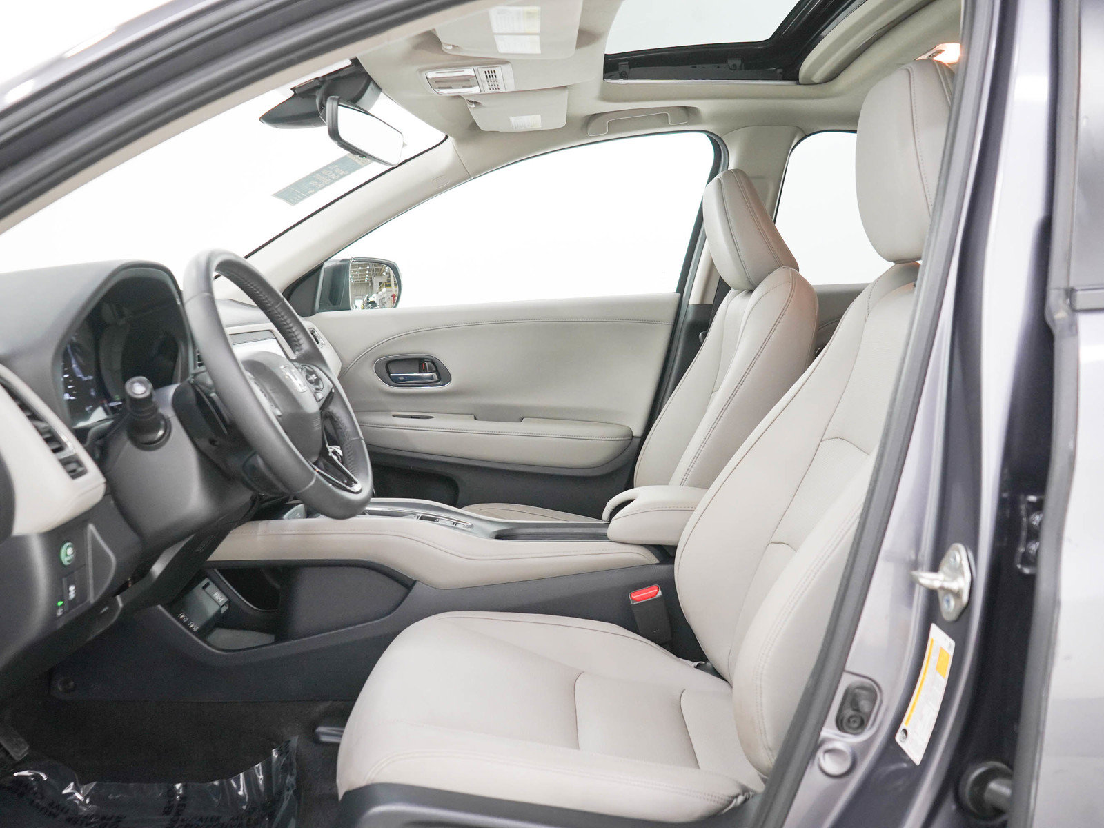Used 2019 Honda HR-V Touring image 21