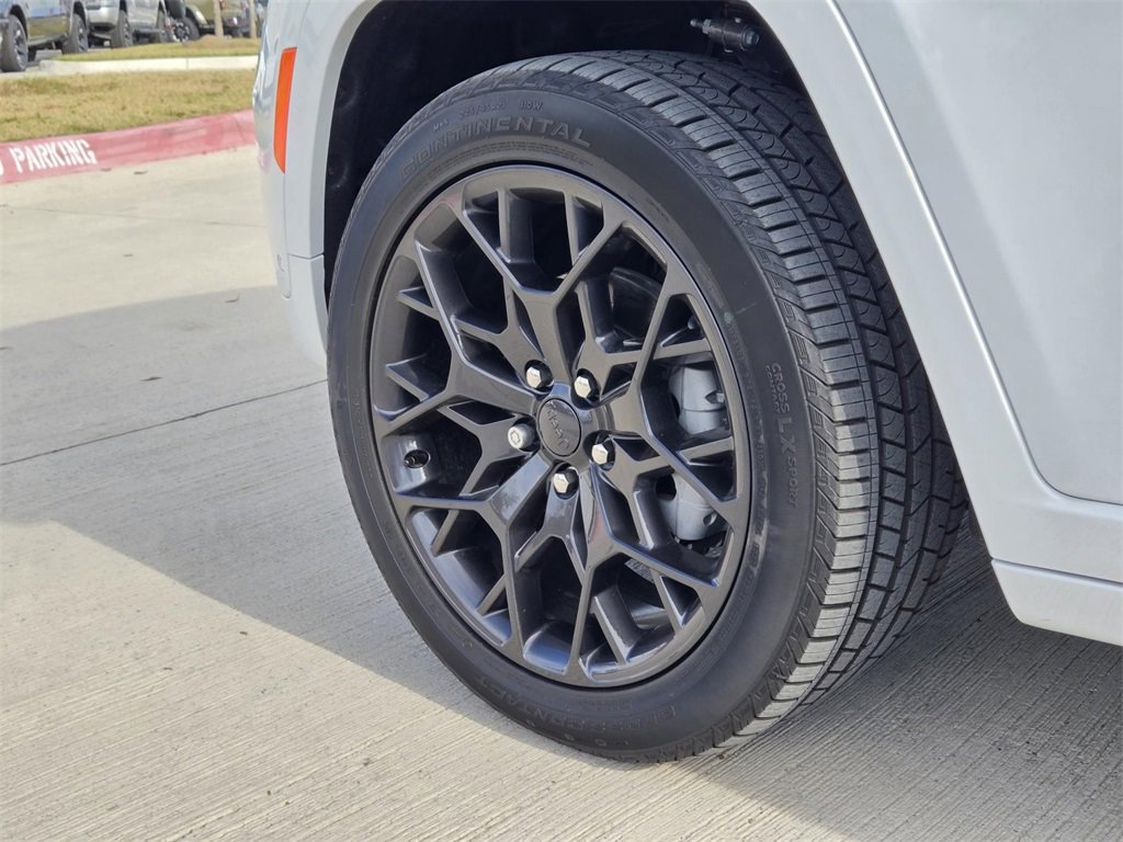 New 2025 Jeep Grand Cherokee Summit w/ Obsidian Package image 6