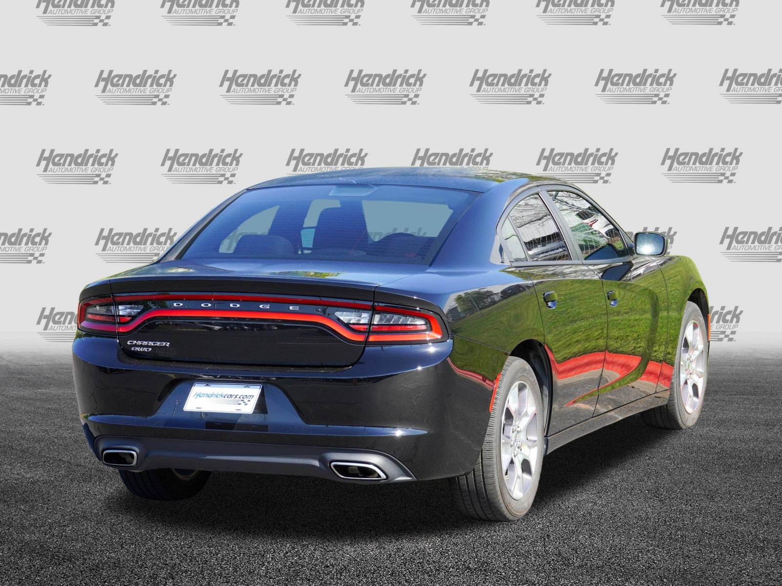 Used 2017 Dodge Charger SE AWD/4WD image 8