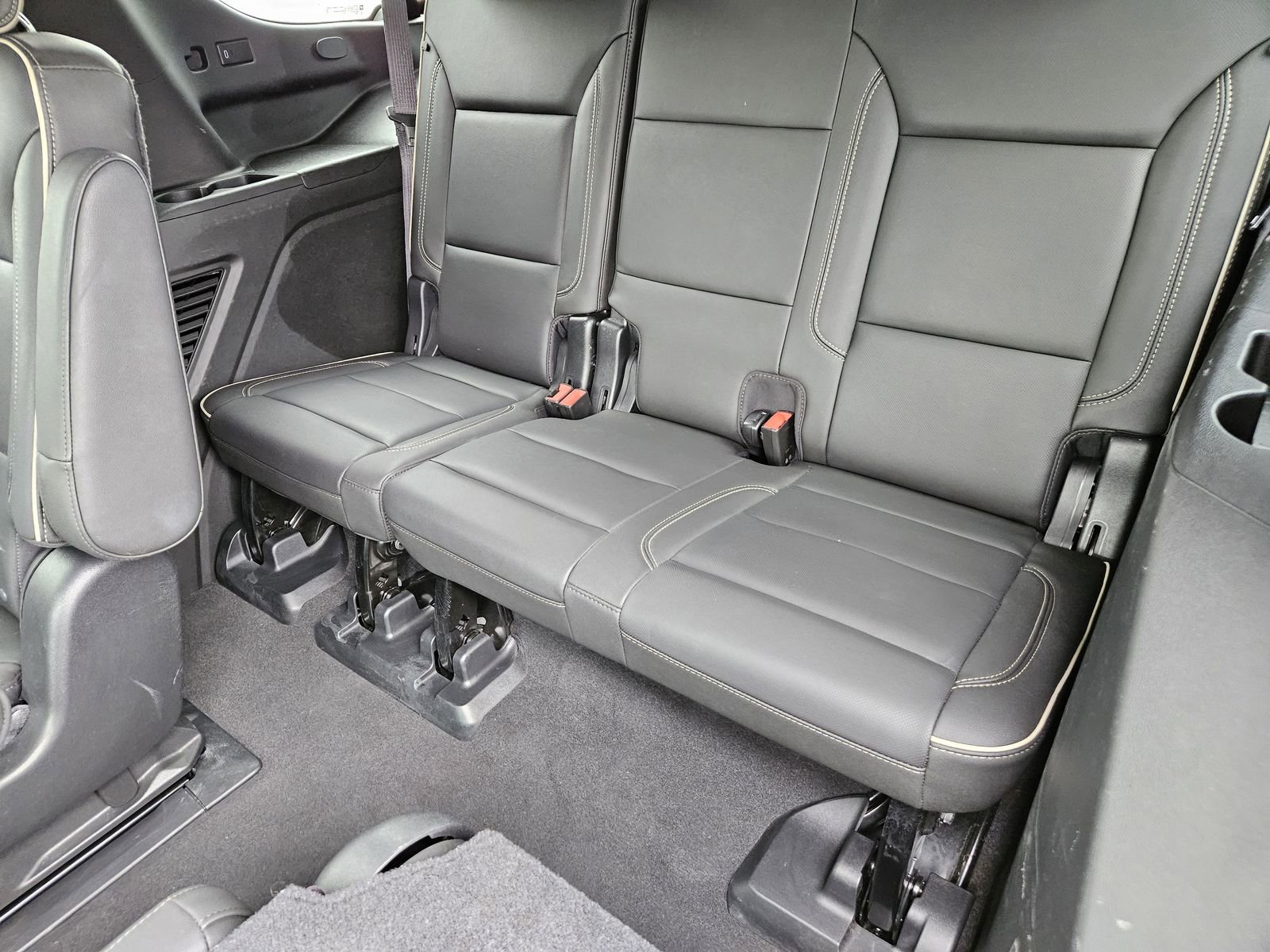 Used 2021 GMC Yukon SLT w/ SLT Premium Package RWD image 32