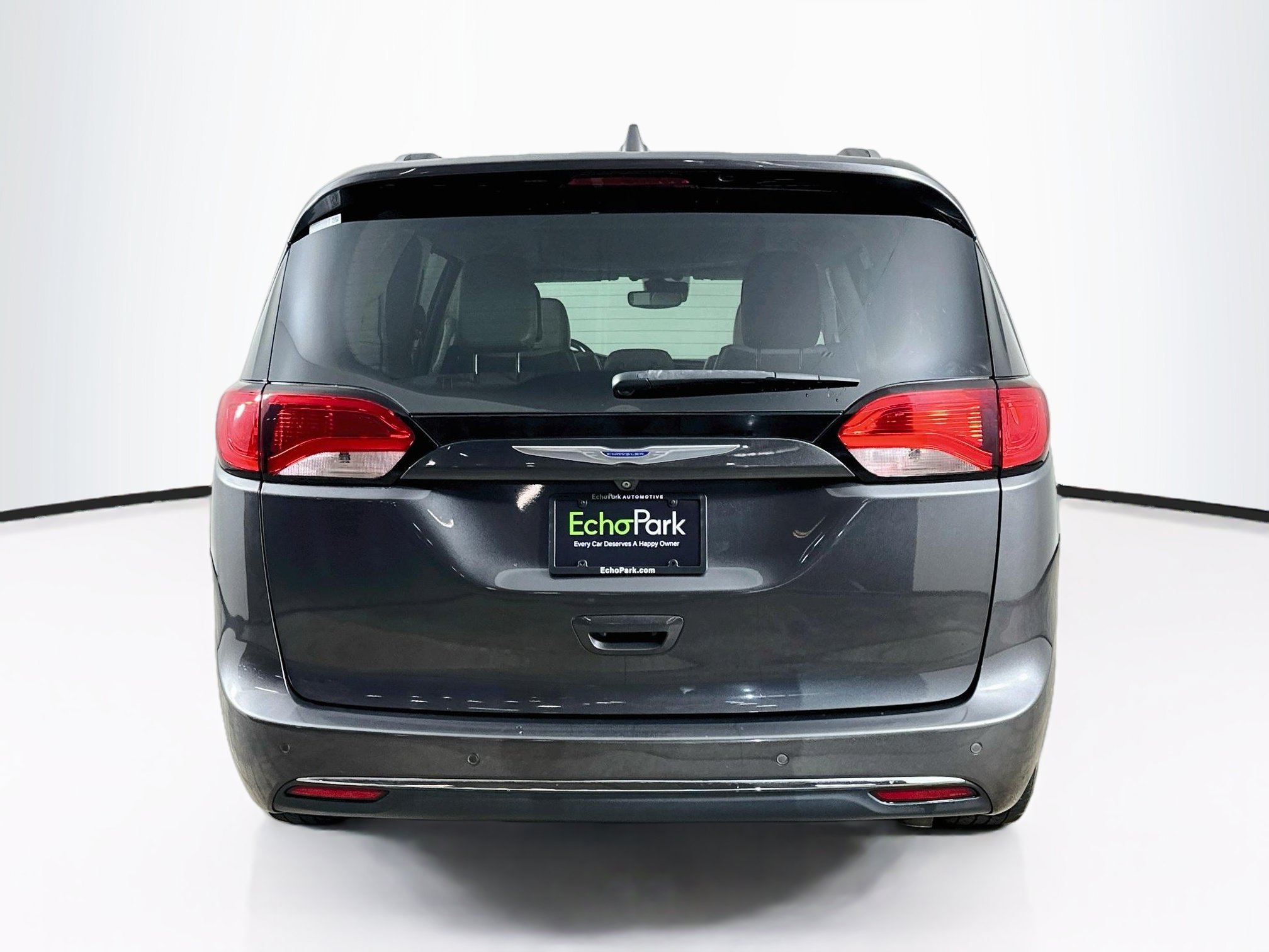 Used 2019 Chrysler Pacifica Touring-L Plus w/ Advanced Safetytec Group FWD image 7