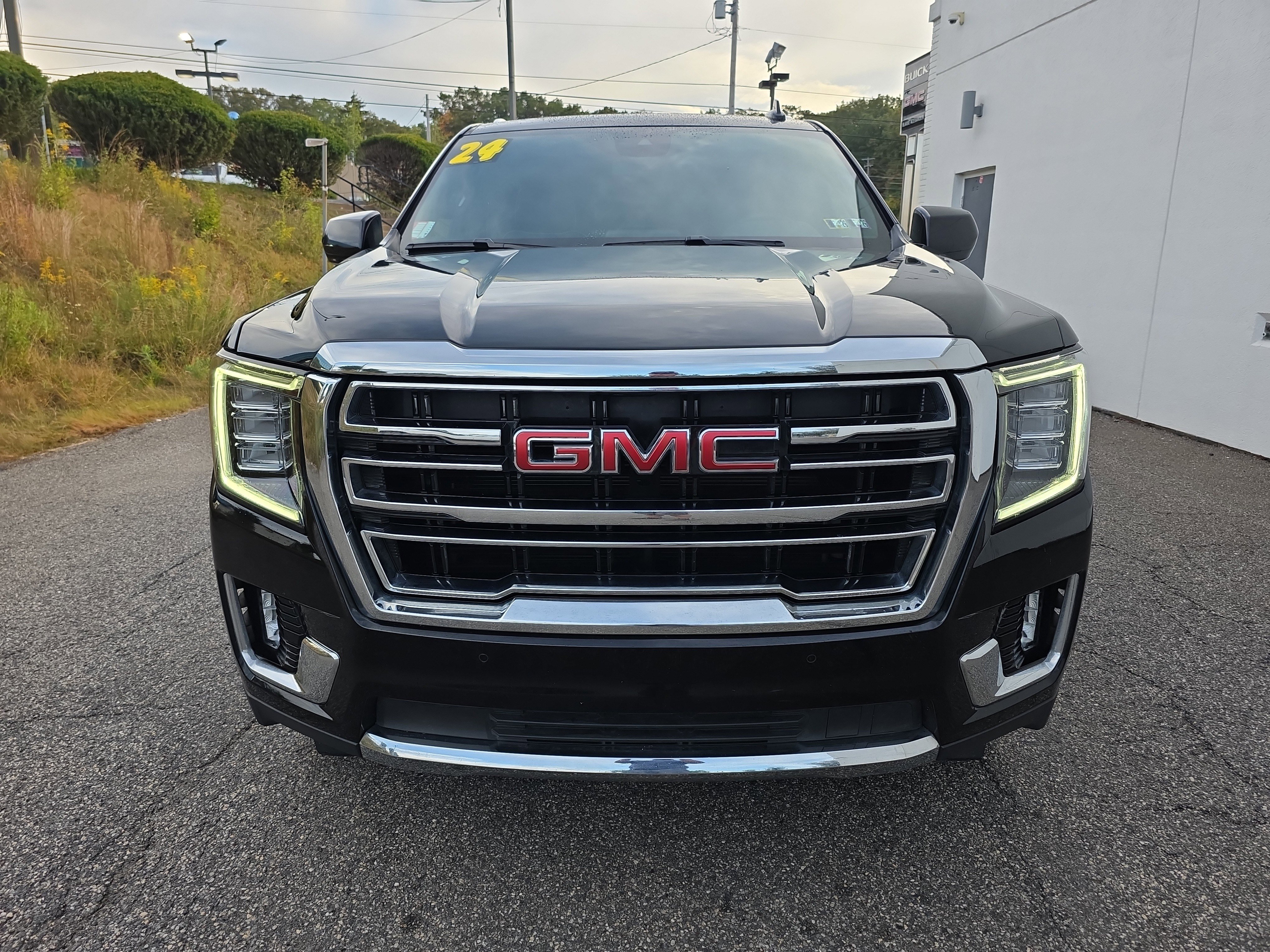 Used 2024 GMC Yukon SLT image 11