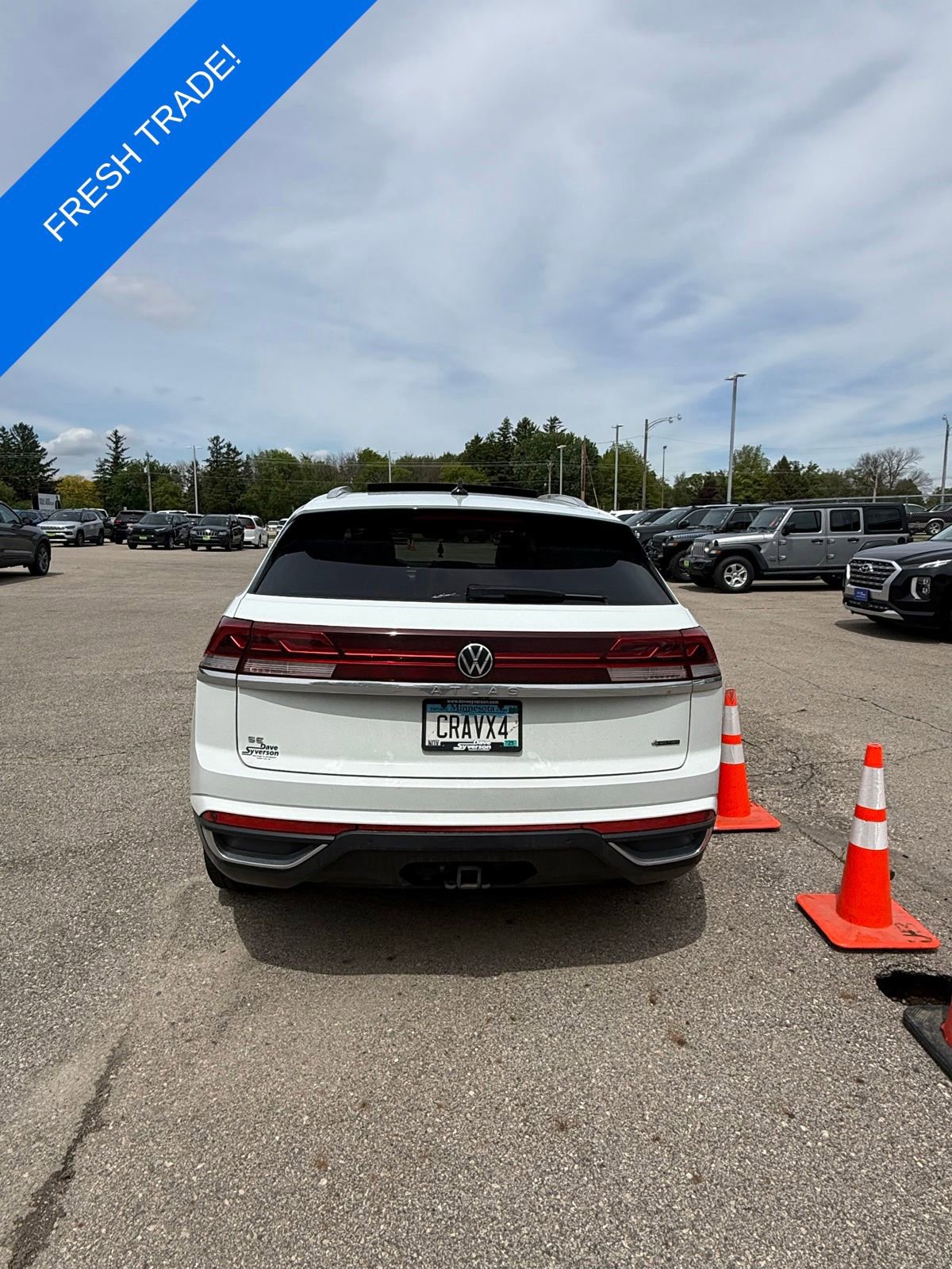 Used 2024 Volkswagen Atlas Cross Sport SE AWD/4WD image 5