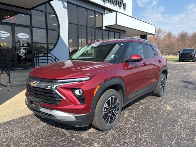 Used 2025 Chevrolet TrailBlazer LT image 2