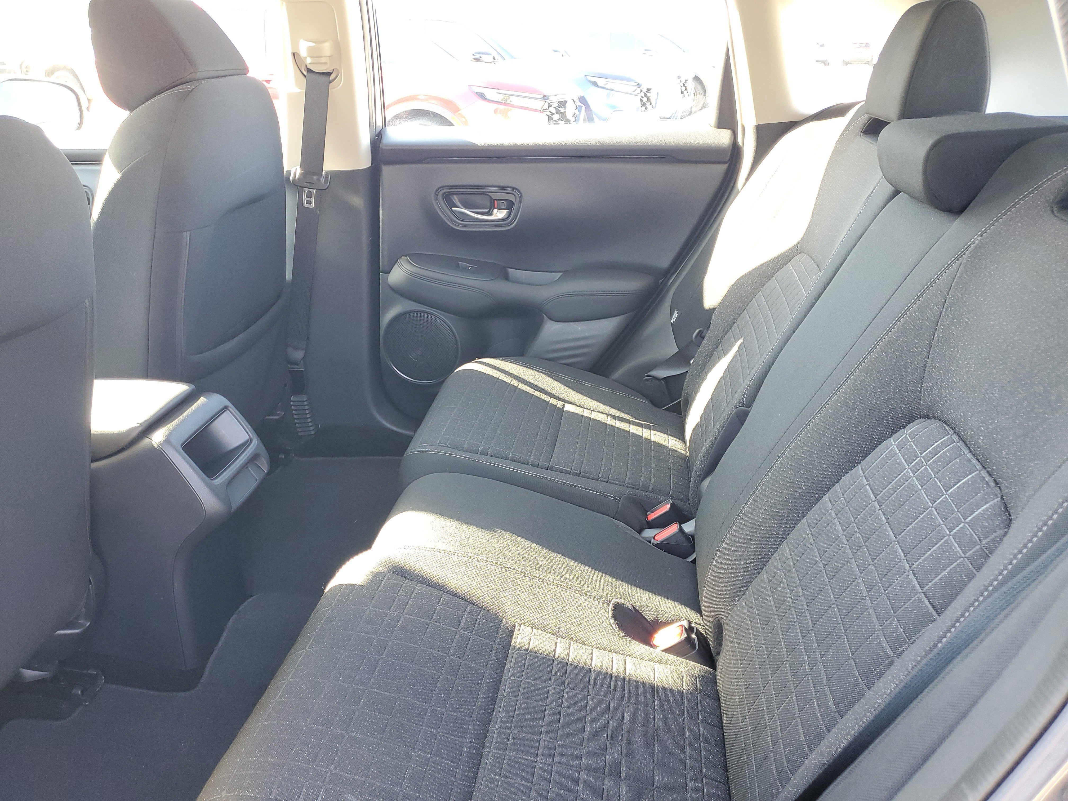 Used 2025 Honda HR-V LX image 7